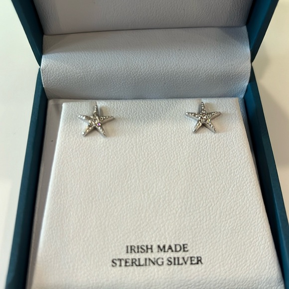 💕OCEAN IRISH MADE STARFISH STUD EARRINGS STERLING SILVER AND CRYSTALS - Picture 1 of 3